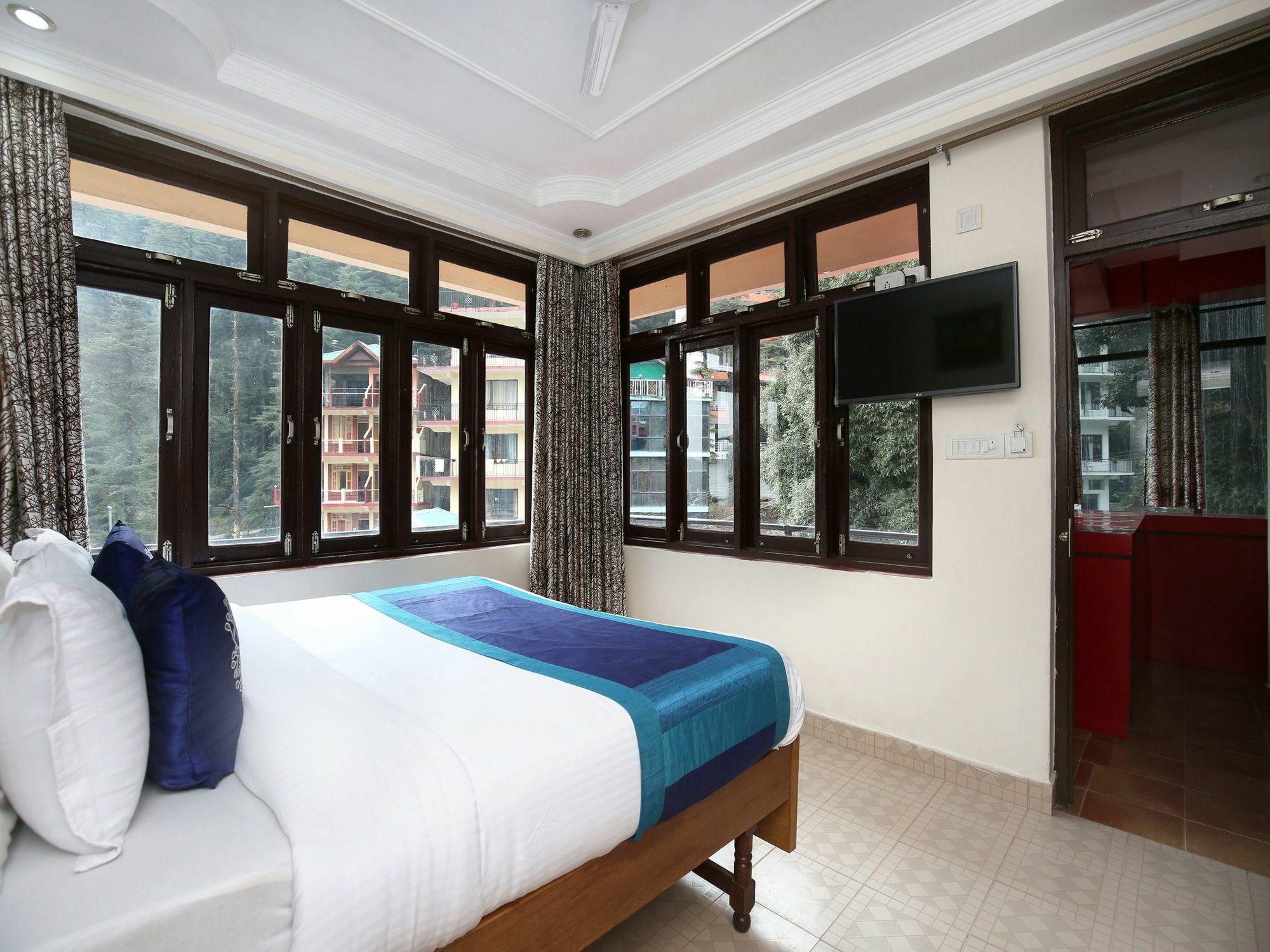 Oyo 9942 Hotel Ravine 다람샬라 외부 사진